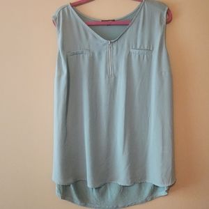 Sleeveless blouse 1/4 zipper front